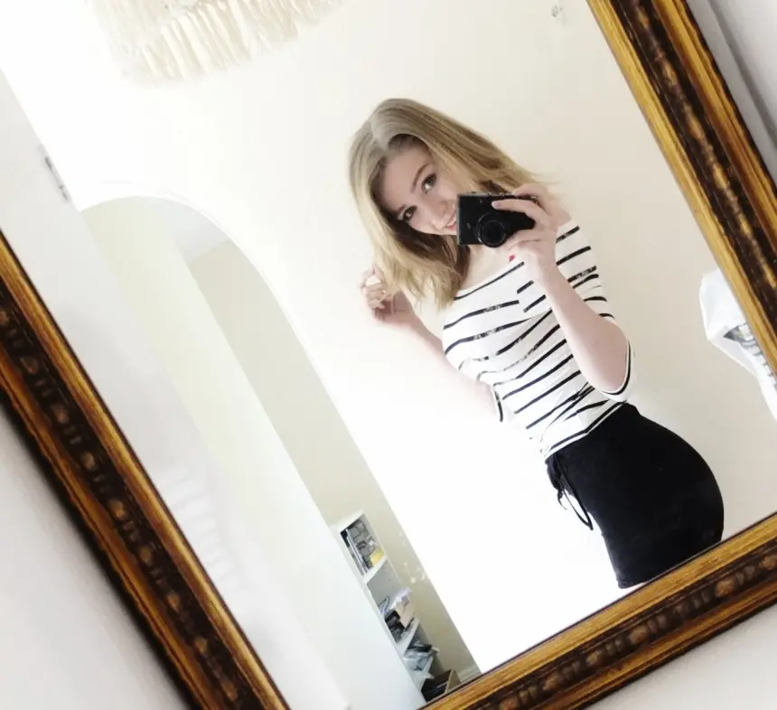 Amateur Blonde with Huge Natural Tits, Nude Selfie Photo