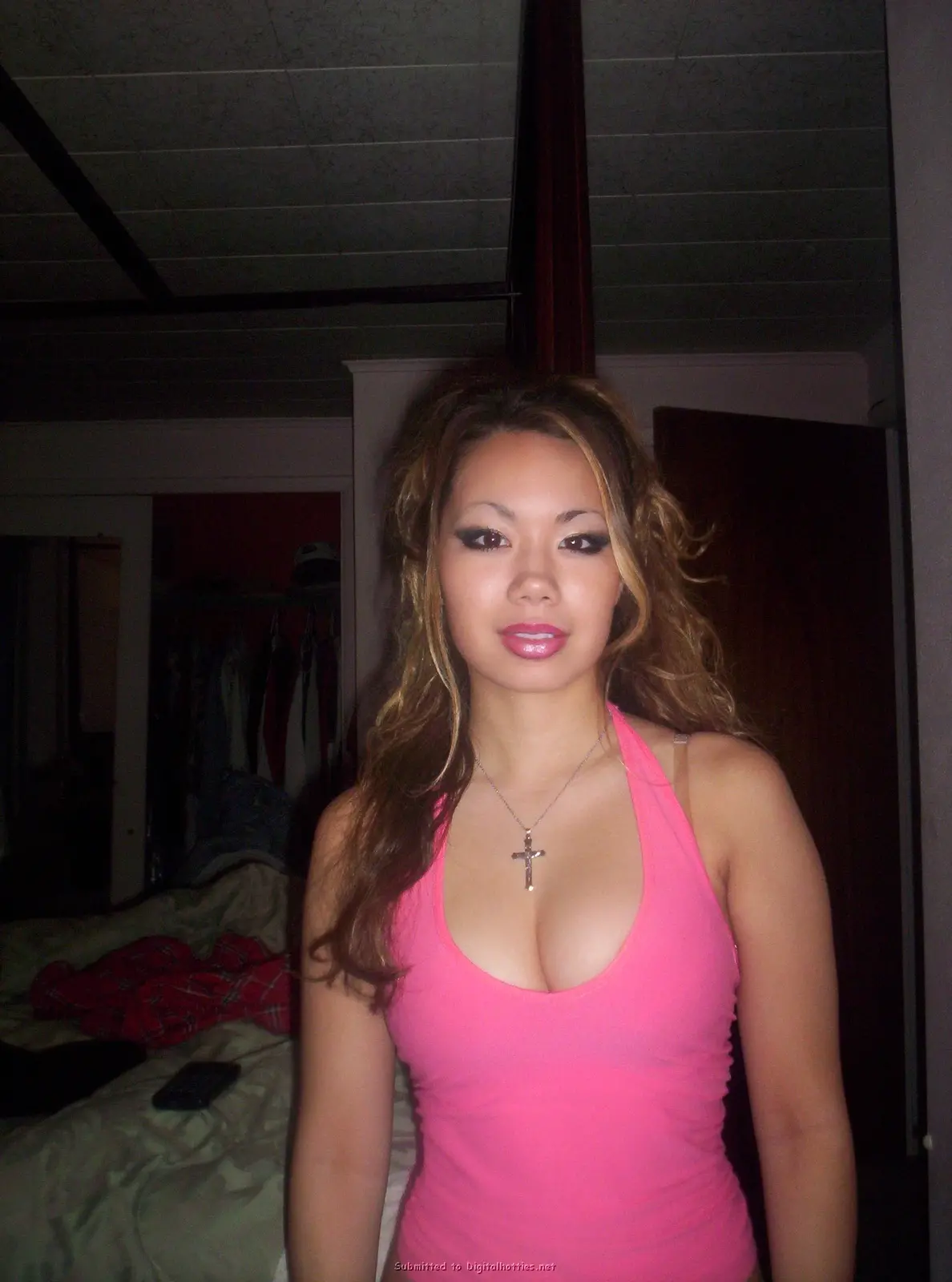 Explicit Nude Selfie: Young Asian Student Poses Naked in Amateur Photo