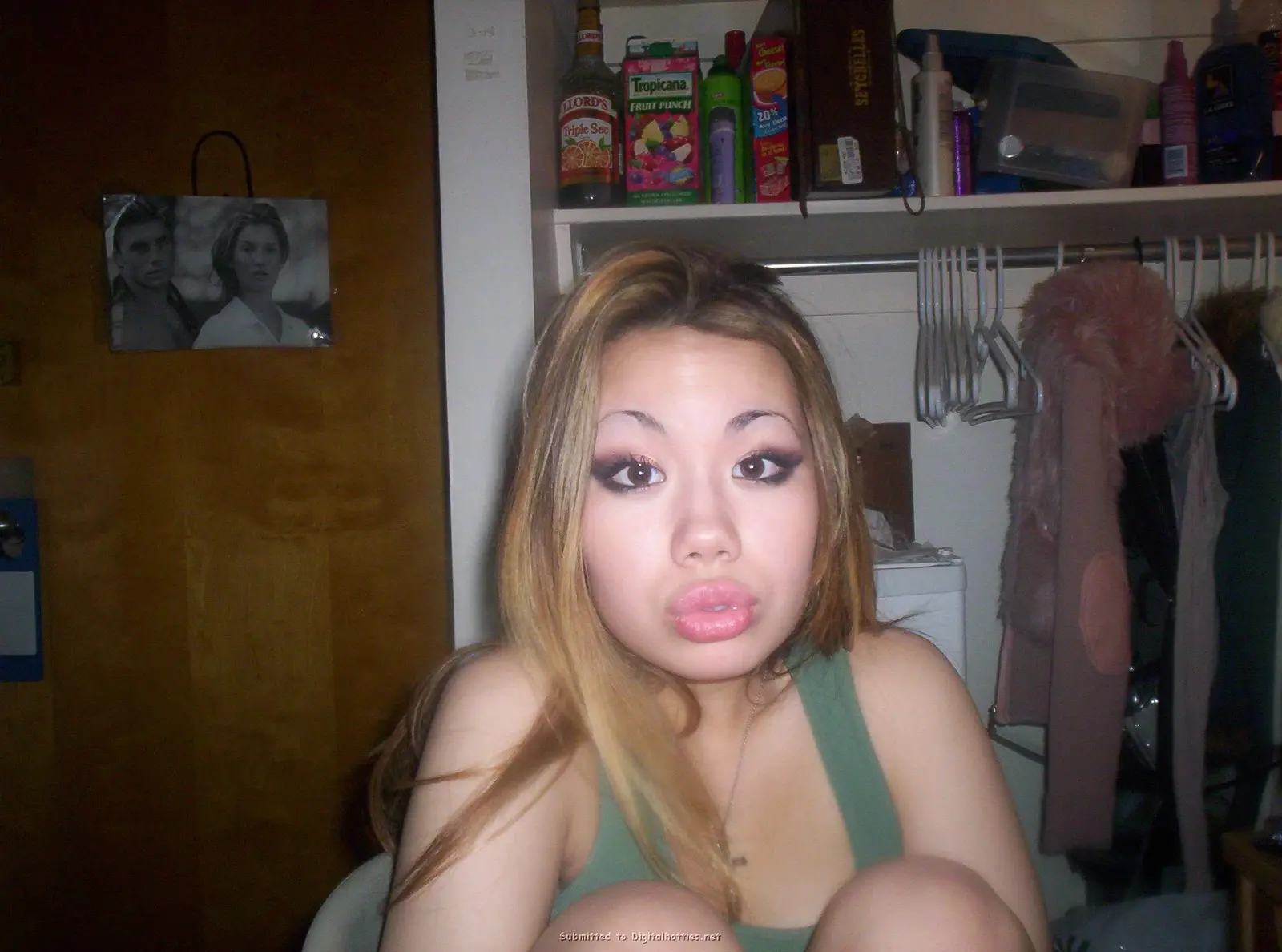 Explicit Nude Selfie: Young Asian Student Poses Naked in Amateur Photo