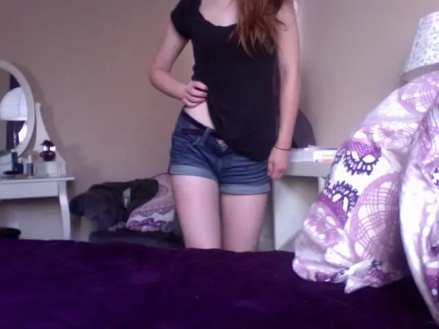 Hot Redhead Girl Shows Naked Body Amateur Photos