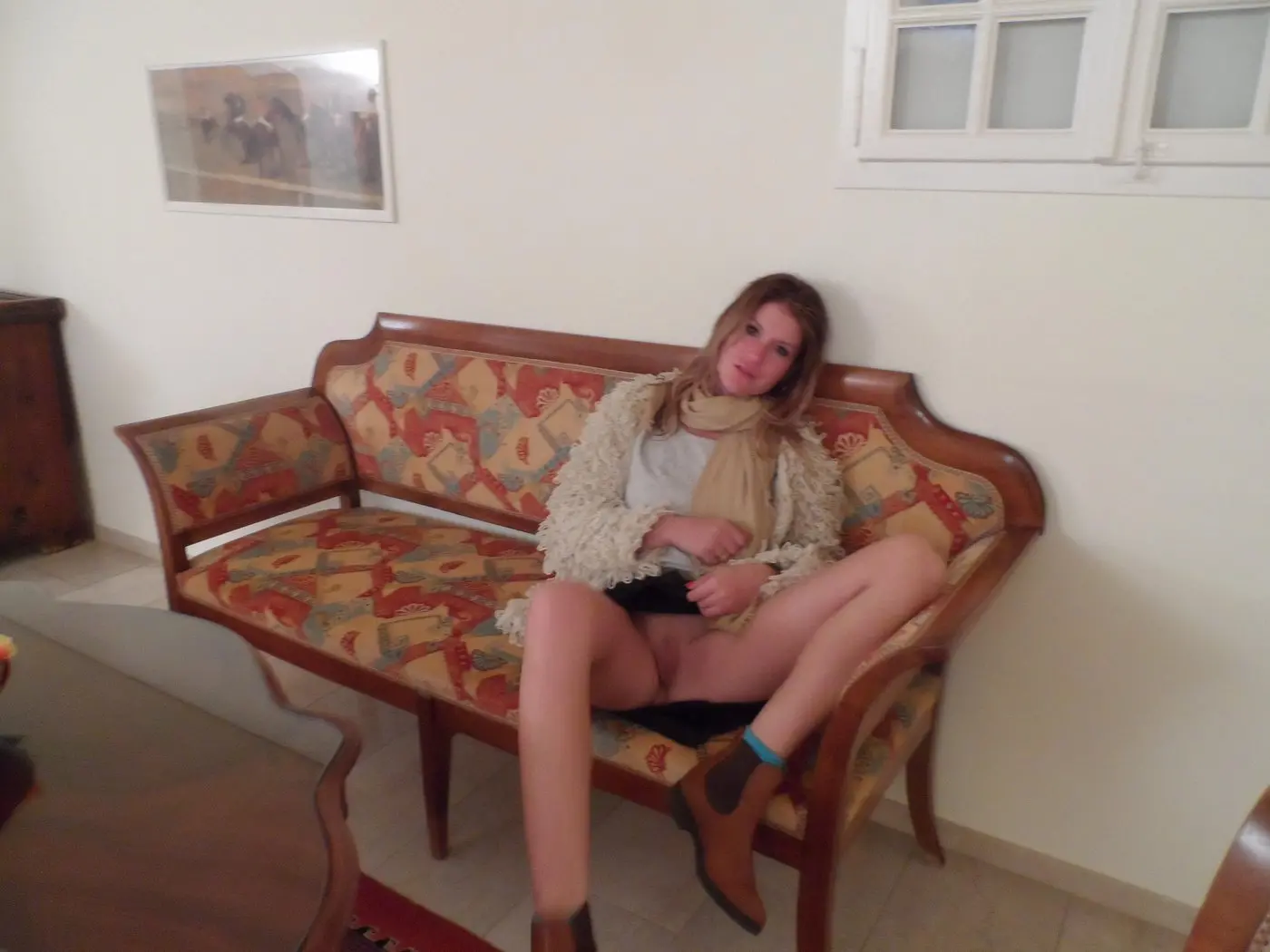 Babe flaunts naked pussy in public places - Explicit amateur photos