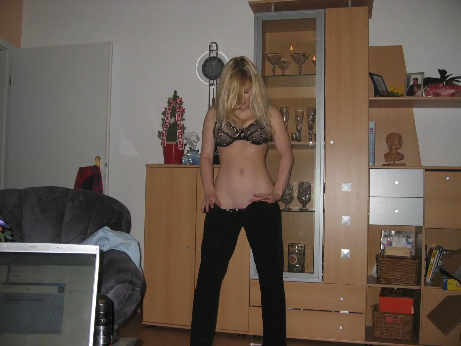 Amateur Redhead with Big Tits Poses Naked in Bathroom