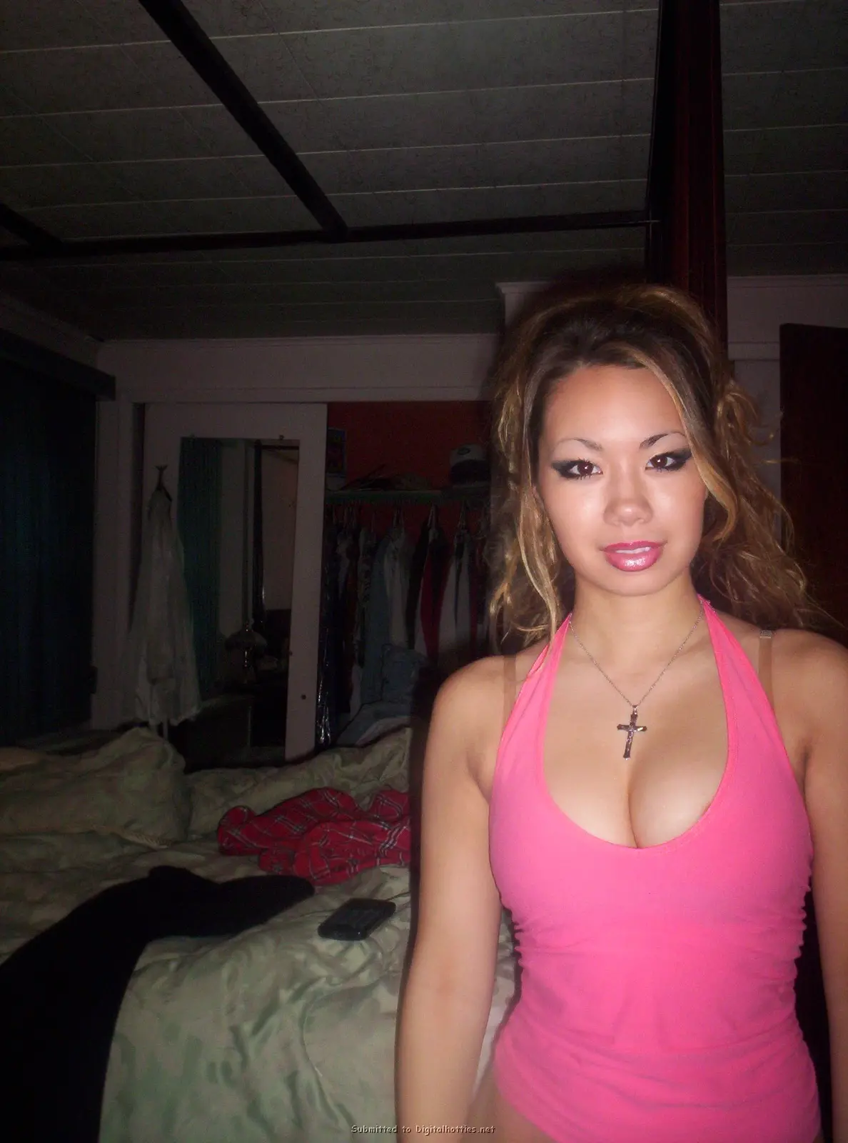 Explicit Nude Selfie: Young Asian Student Poses Naked in Amateur Photo