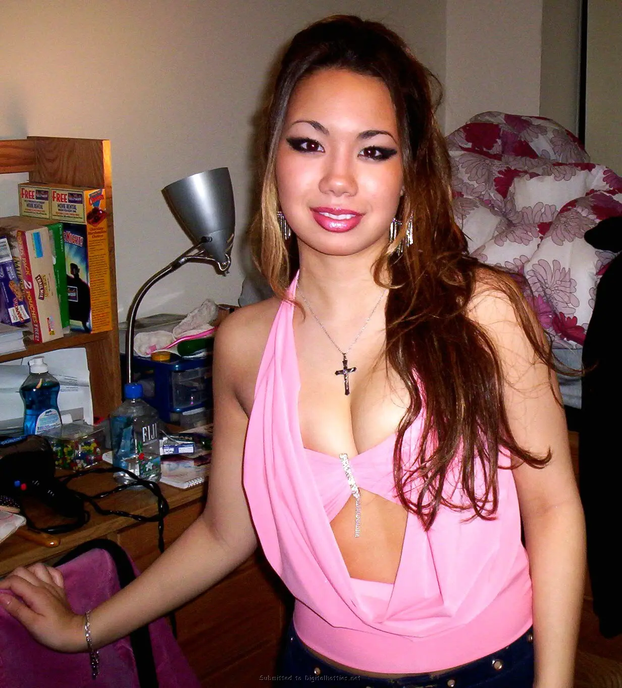Explicit Nude Selfie: Young Asian Student Poses Naked in Amateur Photo