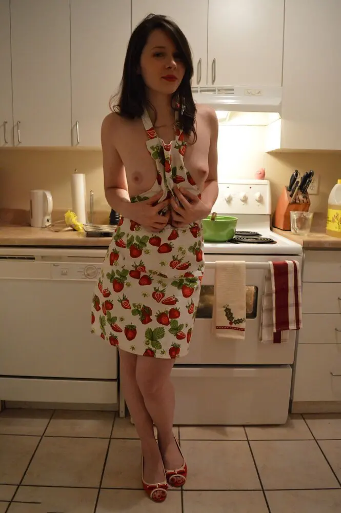Sexy Peach with Stunning Booty Naked - Explicit Amateur Photo