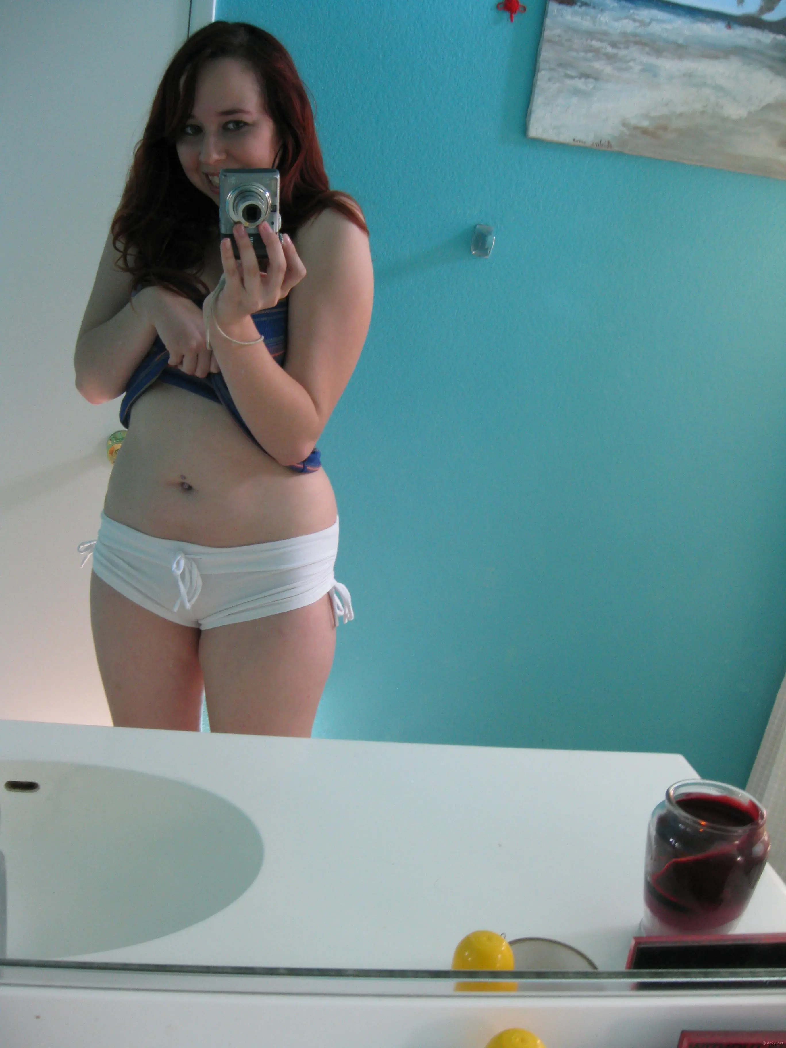 Big Natural Boobs, Curvy Brunette Takes Explicit Selfie