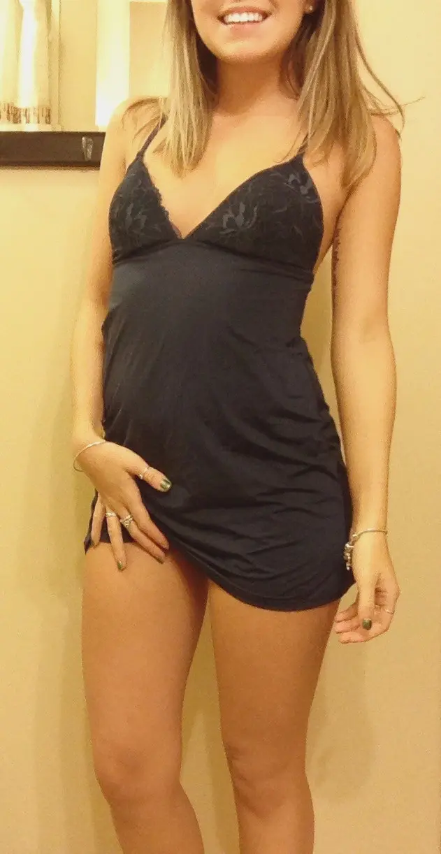 Seductive Erotica: Stunning Blonde with Sexy Body in Amateur Photos