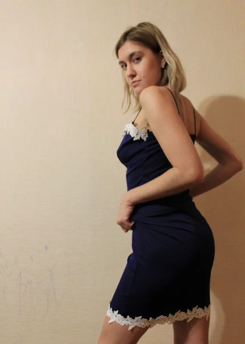 Hot Girlfriend Can't Stop Excitedly Posing - Amateur Explicit Photo