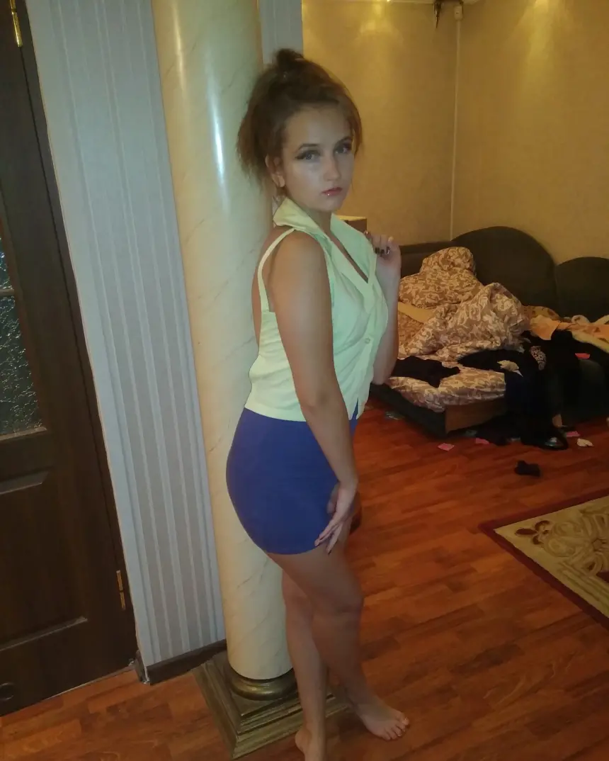 Perfect amateur babe wants men to rate her naked body - Explicit amateur photo