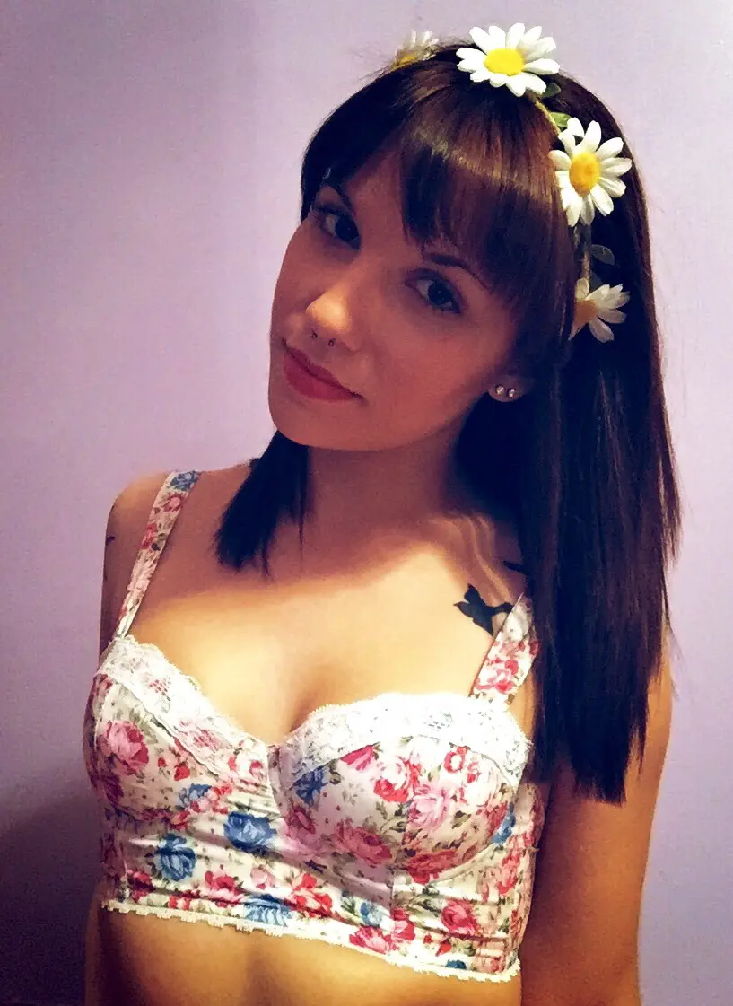 Seductive Girl in Glasses Tempts with Smile - Amateur Explicit Photo