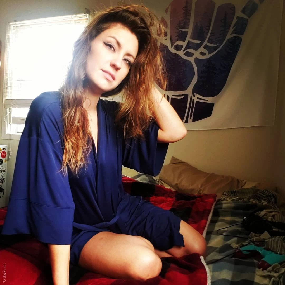 Amateur Gamer Girl Poses, Exposing Her Pussy for the Camera